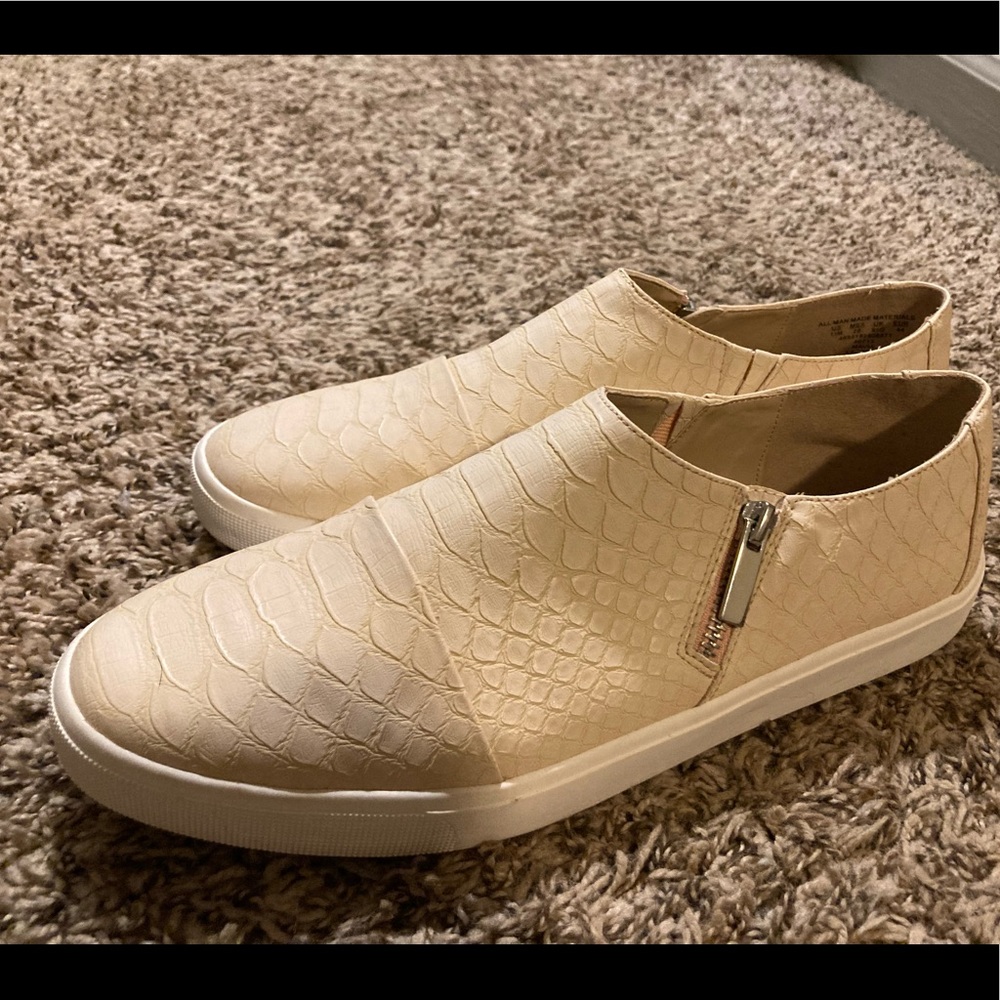 Jaclyn Smith side zip loafers